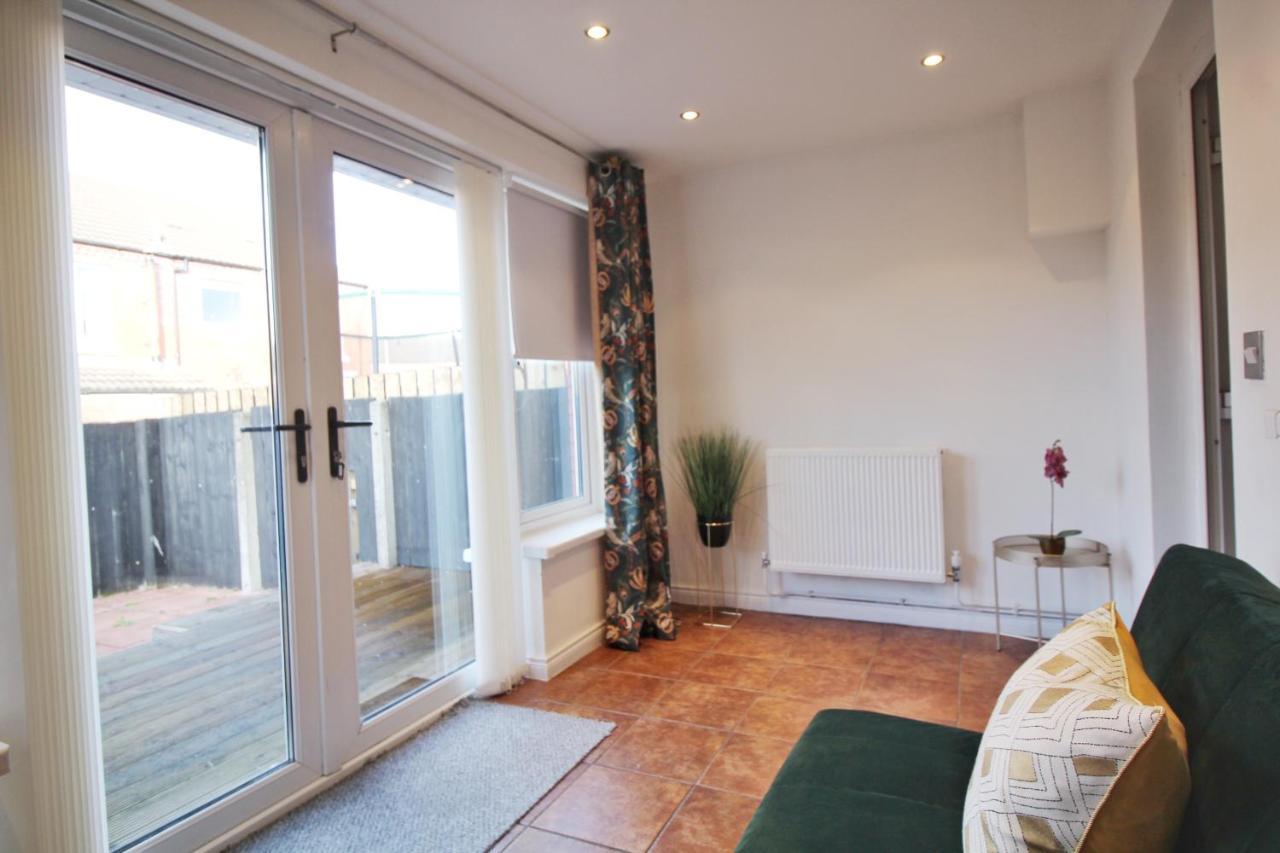 Anjore House - Modern Serviced Apartment In Белфаст Екстериор снимка